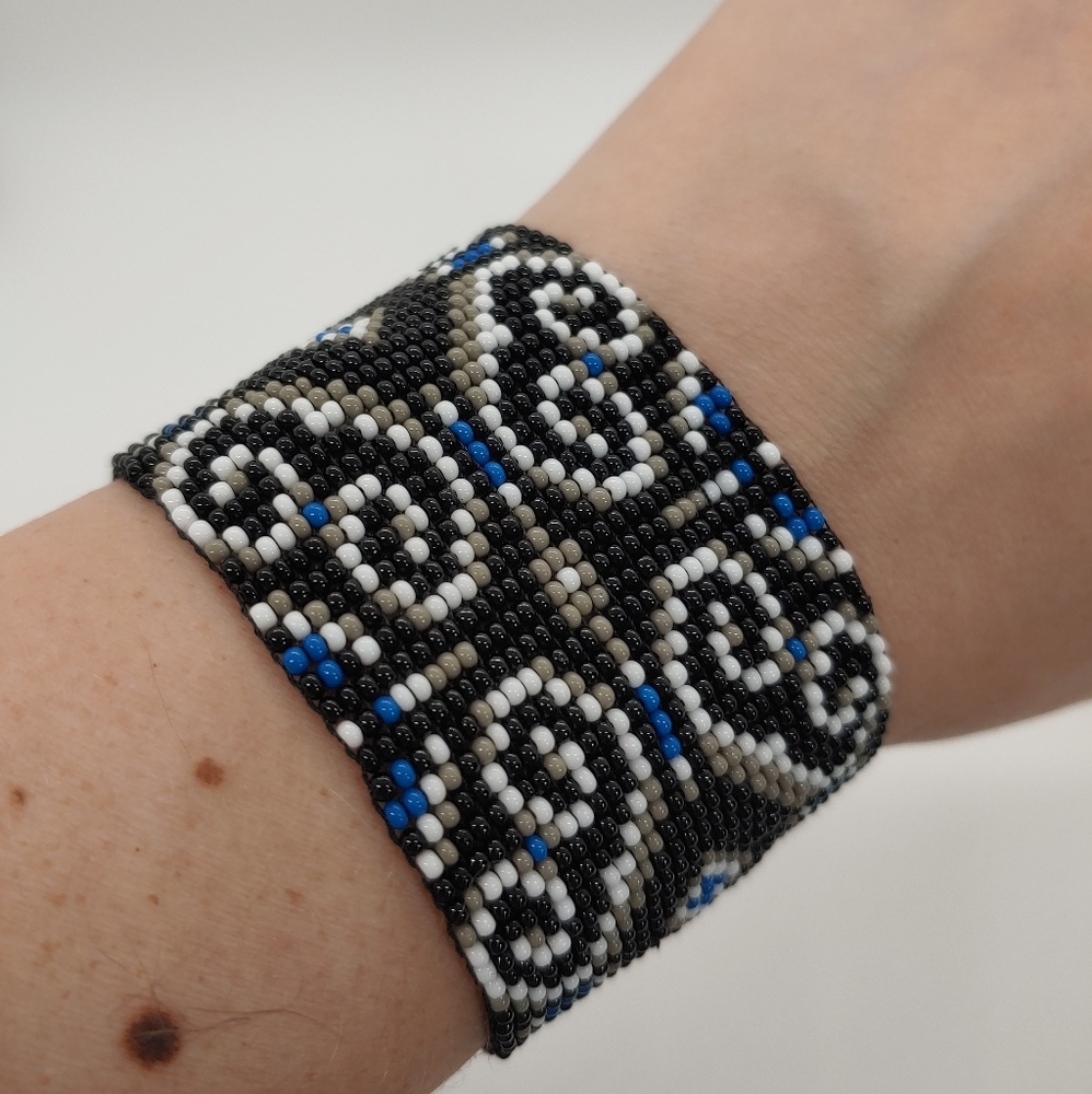 Loom Beaded Bracelet Black, Gray, White and Blue P